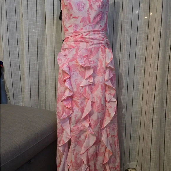 Selfie Leslie Dresses Selfie Leslie Pink Floral Ruffle Maxi